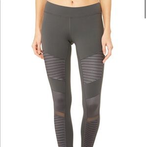 Alo Yoga Moto Legging